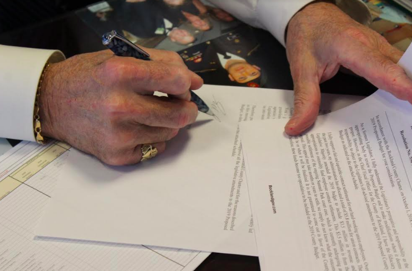 COUNTY EXECUTIVE DAY VETOES AMENDED 2019 BUDGET COUNTY EXECUTIVE DAY VETOES AMENDED 2019 BUDGET