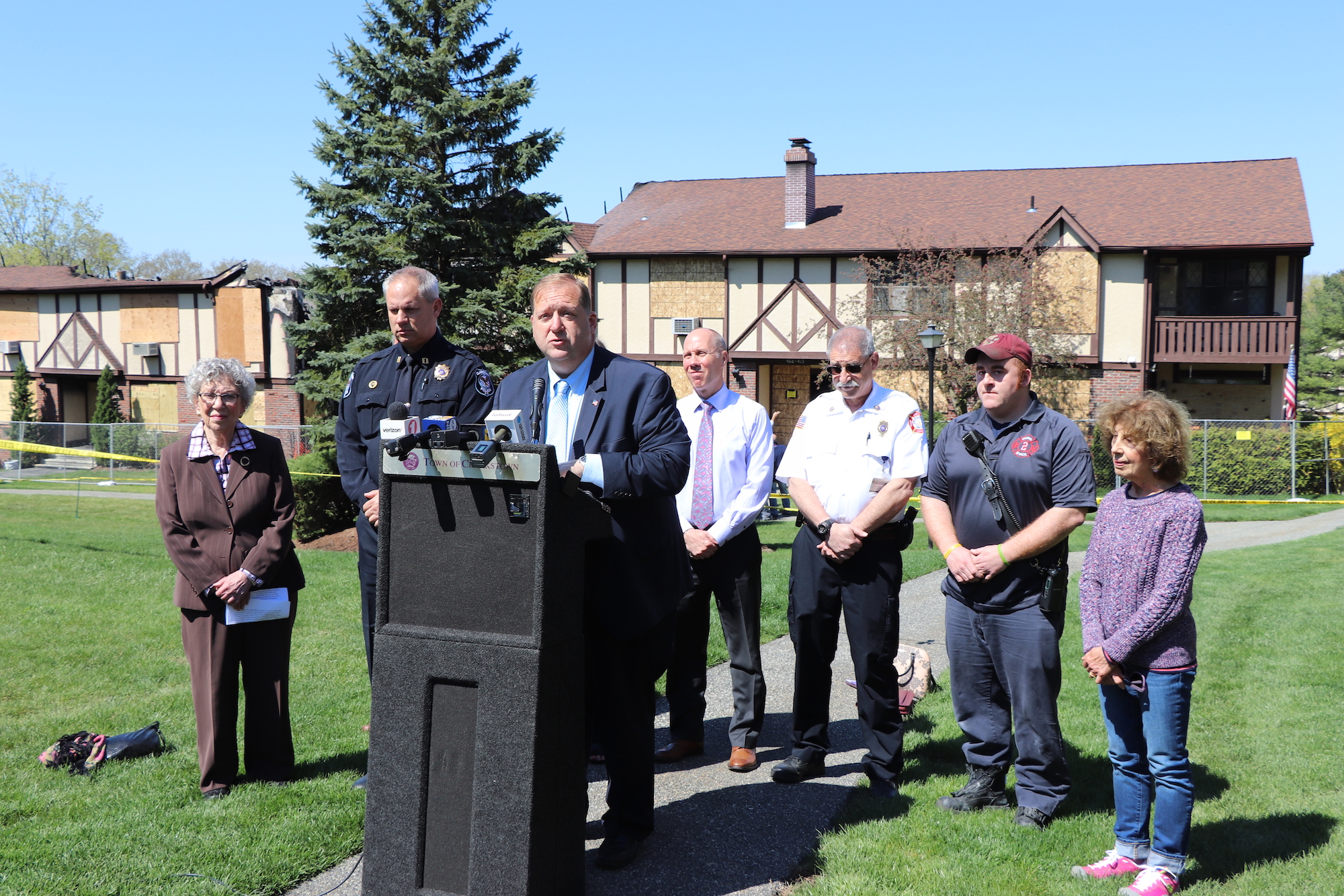 Clarkstown Supervisor George Hoehmann, Rockland County Voluntary Organizations Active in Disaster (RCVOAD), and other Officials Announce Ways to Help Victims of Mountainview Condos Fire Clarkstown Supervisor George Hoehmann, Rockland County Voluntary Organizations Active in Disaster (RCVOAD), and other Officials Announce Ways to Help Victims of Mountainview Condos Fire