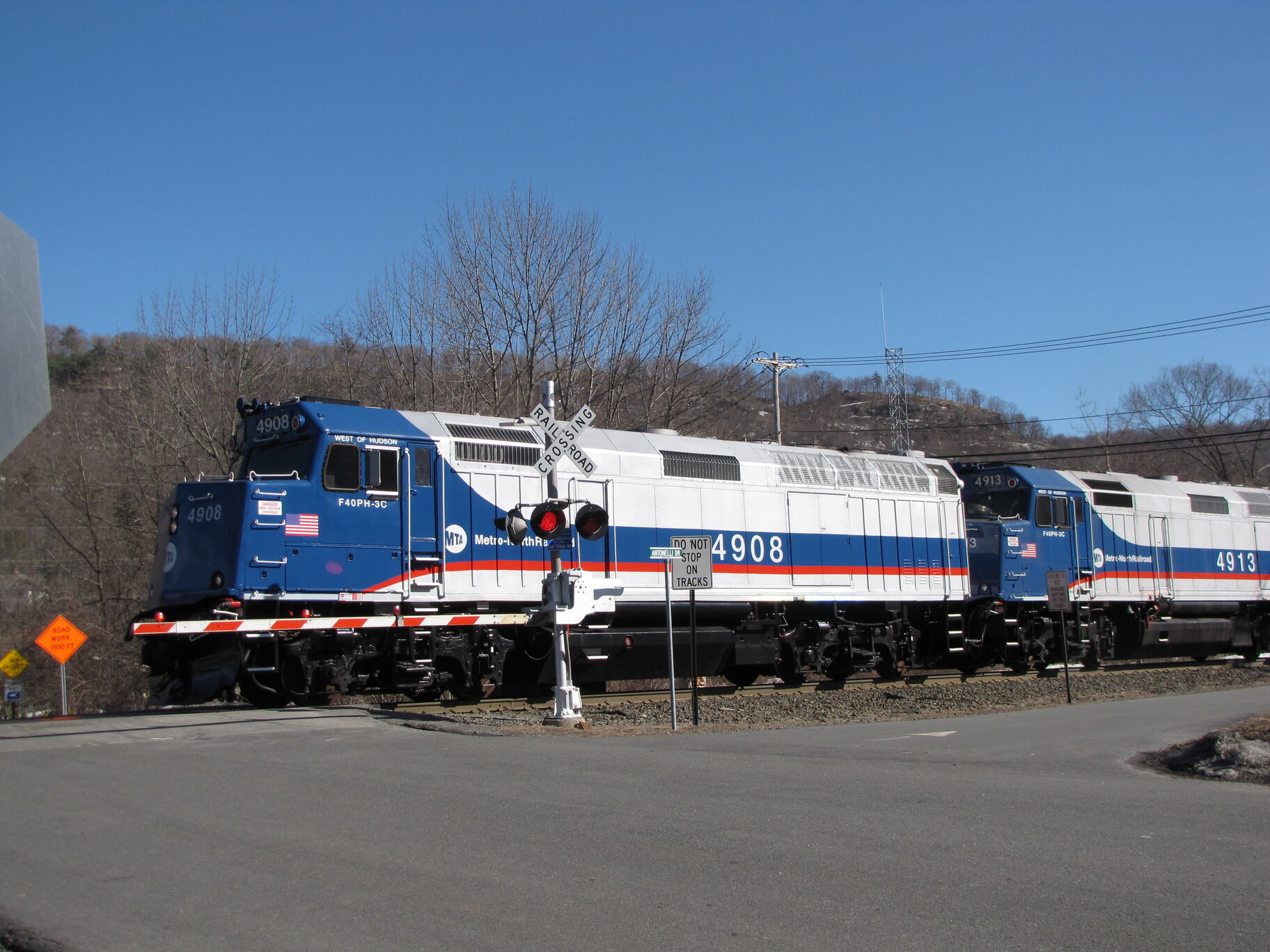 rsz_metro_north_train_